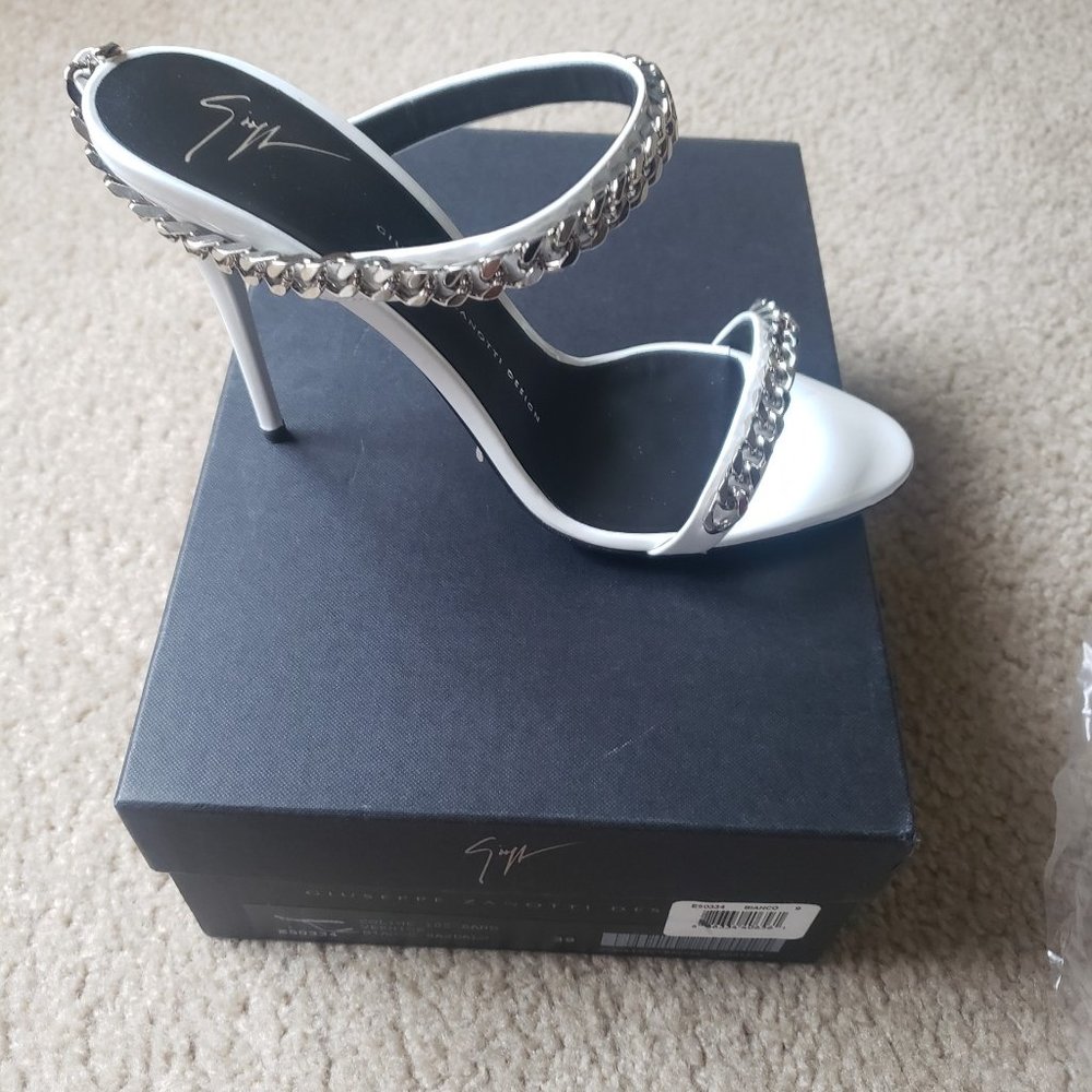 Giuseppe - Picture 6 of 6